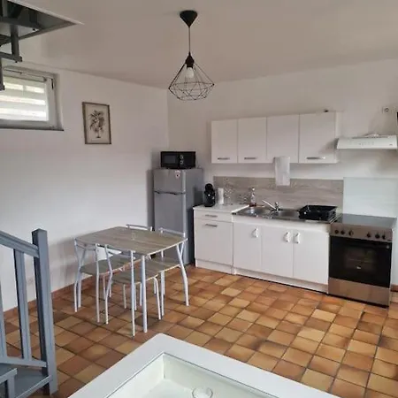 La Petite Maison Apartment *